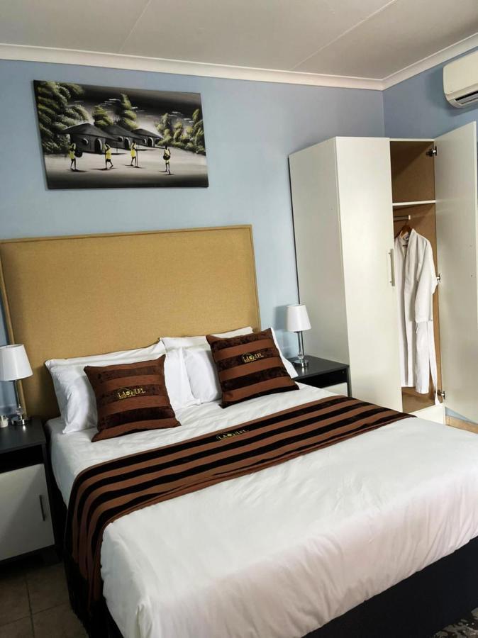 La-Nuel Guest Lodge Boksburg Extérieur photo