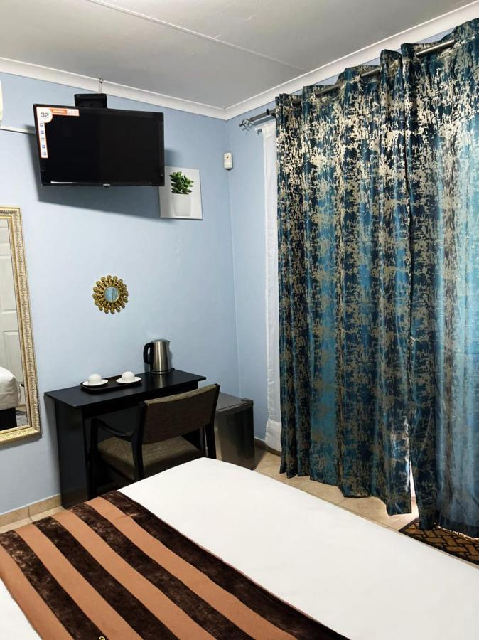 La-Nuel Guest Lodge Boksburg Extérieur photo
