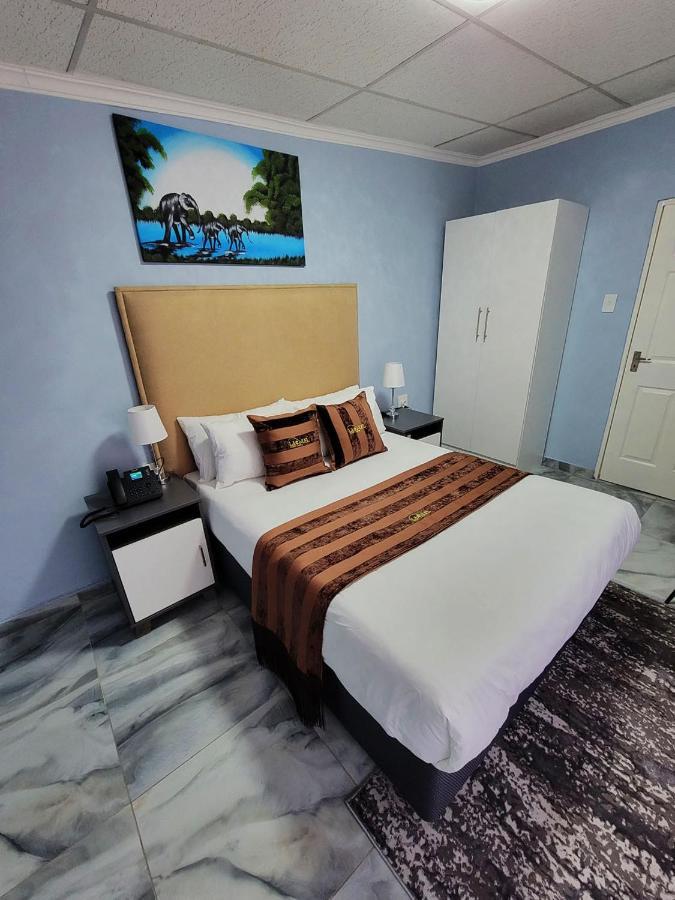 La-Nuel Guest Lodge Boksburg Extérieur photo
