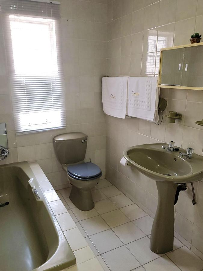 La-Nuel Guest Lodge Boksburg Extérieur photo