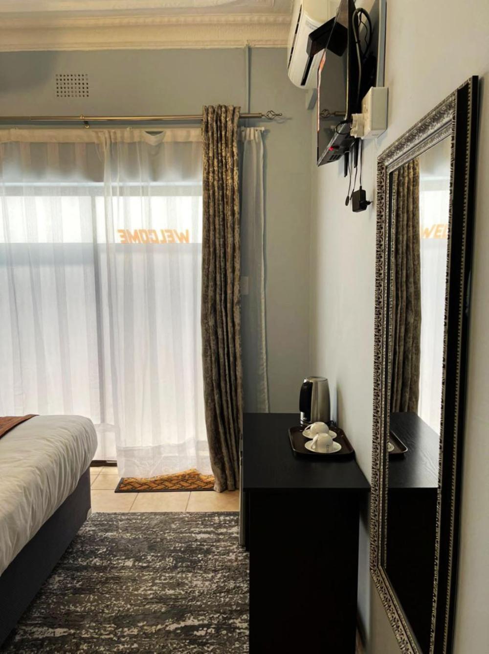 La-Nuel Guest Lodge Boksburg Extérieur photo